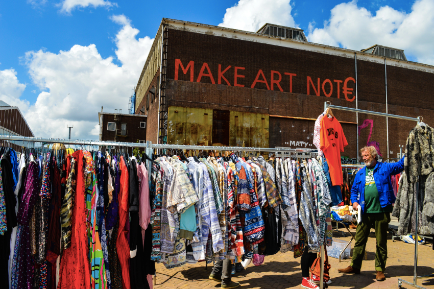 Make art not money! Second hand gloves, second skin leather
