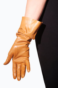 Palm detail Camel Medium length leather gloves by Ines Gloves 
